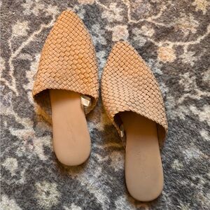 Universal Thread Woven Tan Mules